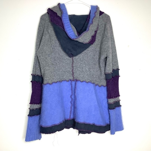< Cosmic Garden Designs Wool Blend Color Block Shacket > - Picture 5 of 5